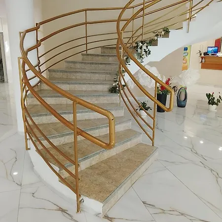 Отель & Rehabilitation Center St George Поморие